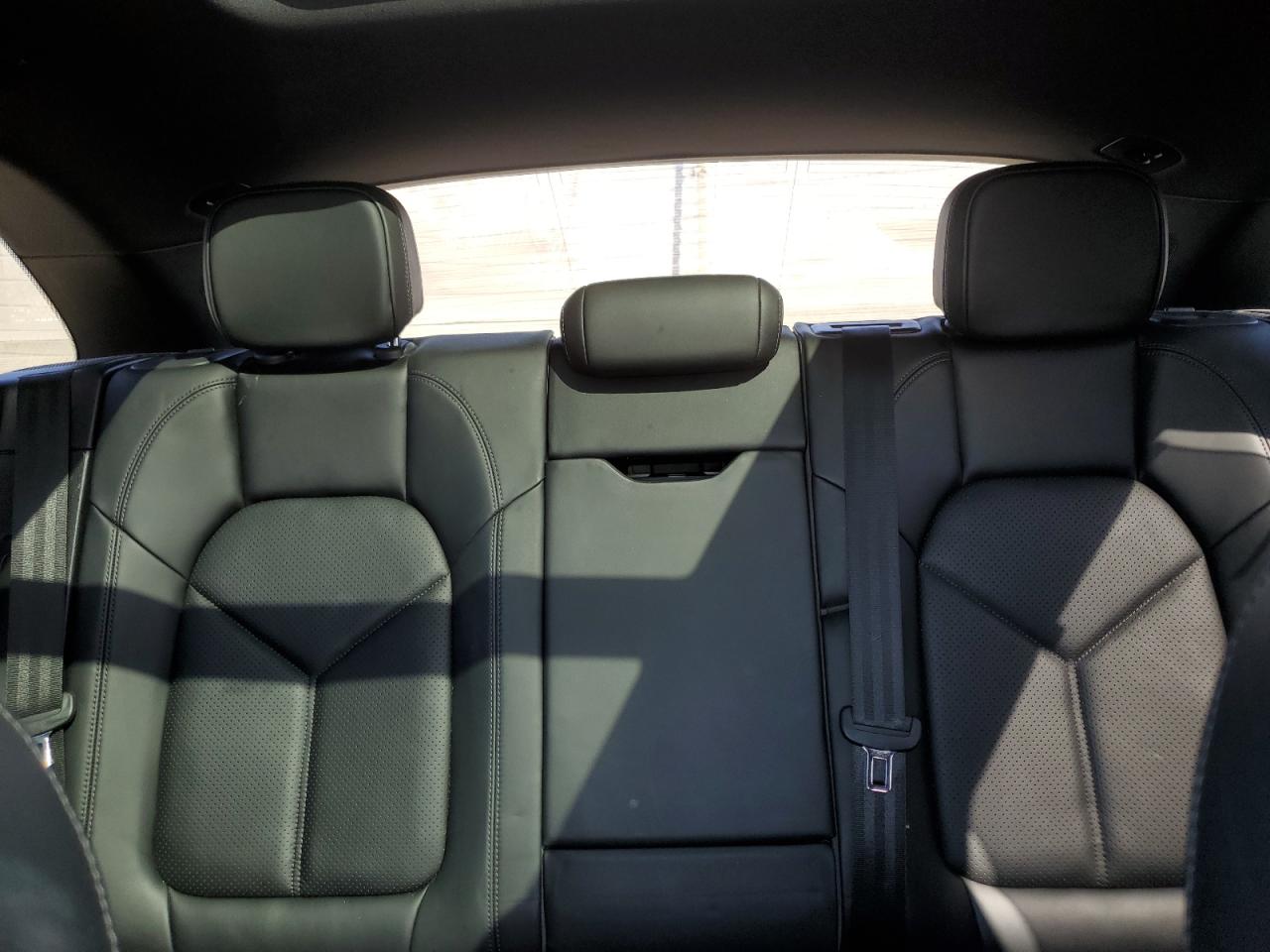 2018 Porsche Macan VIN: WP1AA2A55JLB21533 Lot: 85369405