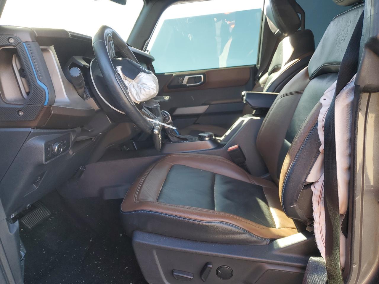 2022 Ford Bronco Base VIN: 1FMDE5DH1NLB10136 Lot: 84986265