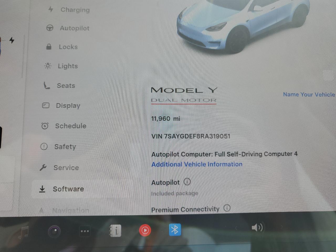 2024 Tesla Model Y VIN: 7SAYGDEF8RA319051 Lot: 90732275