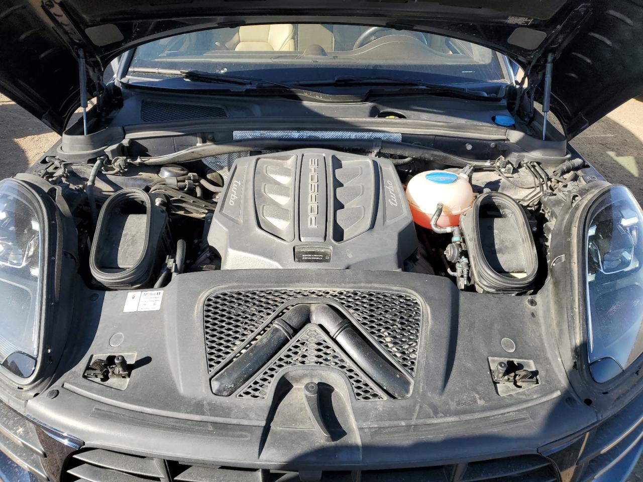 WP1AF2A56JLB70760 2018 Porsche Macan Turbo