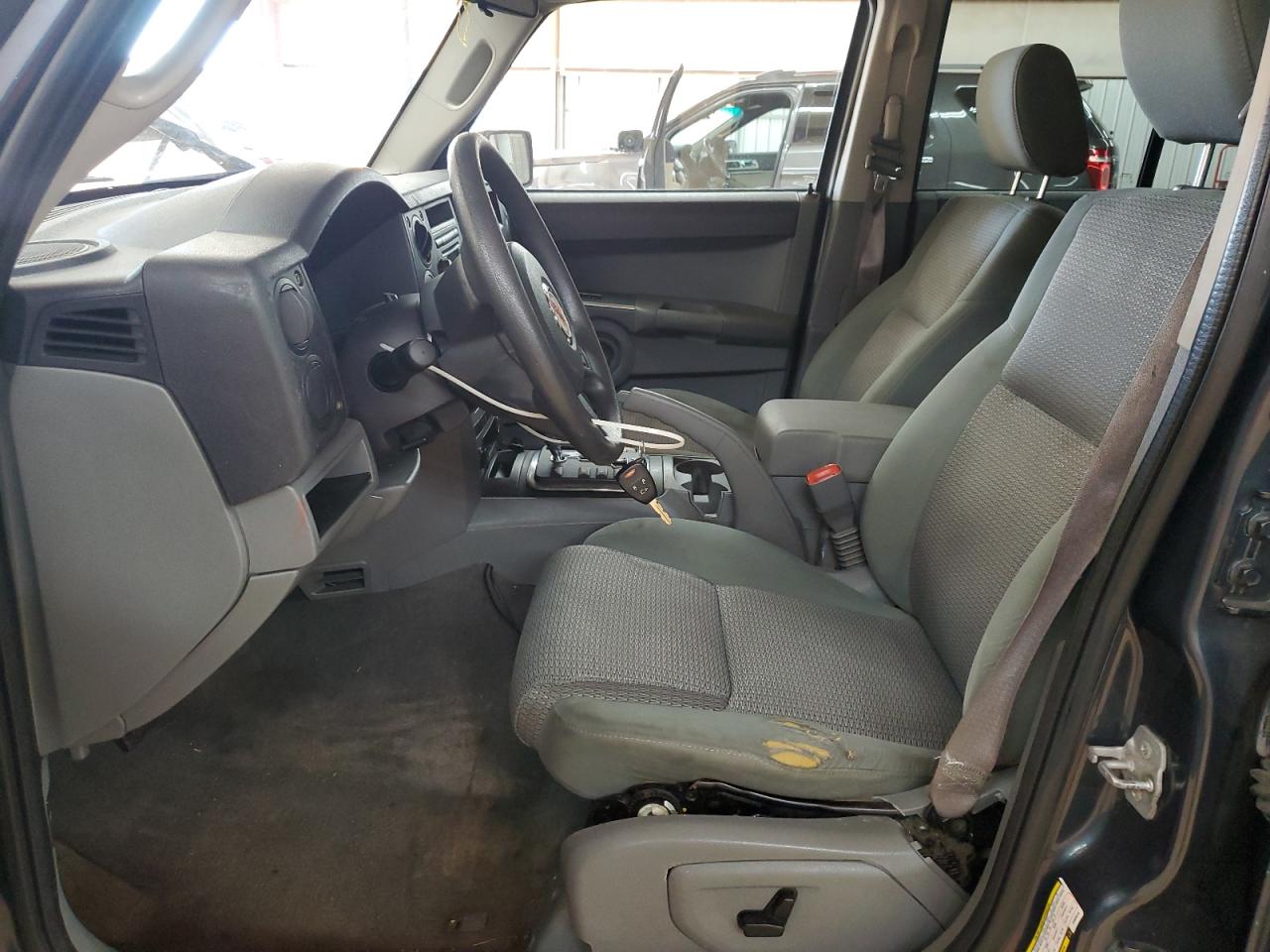 2007 Jeep Commander VIN: 1J8HG48P57C683810 Lot: 85811365