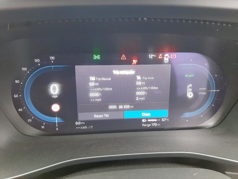 2023 VOLVO XC40 CORE RECHARGE TWIN E 