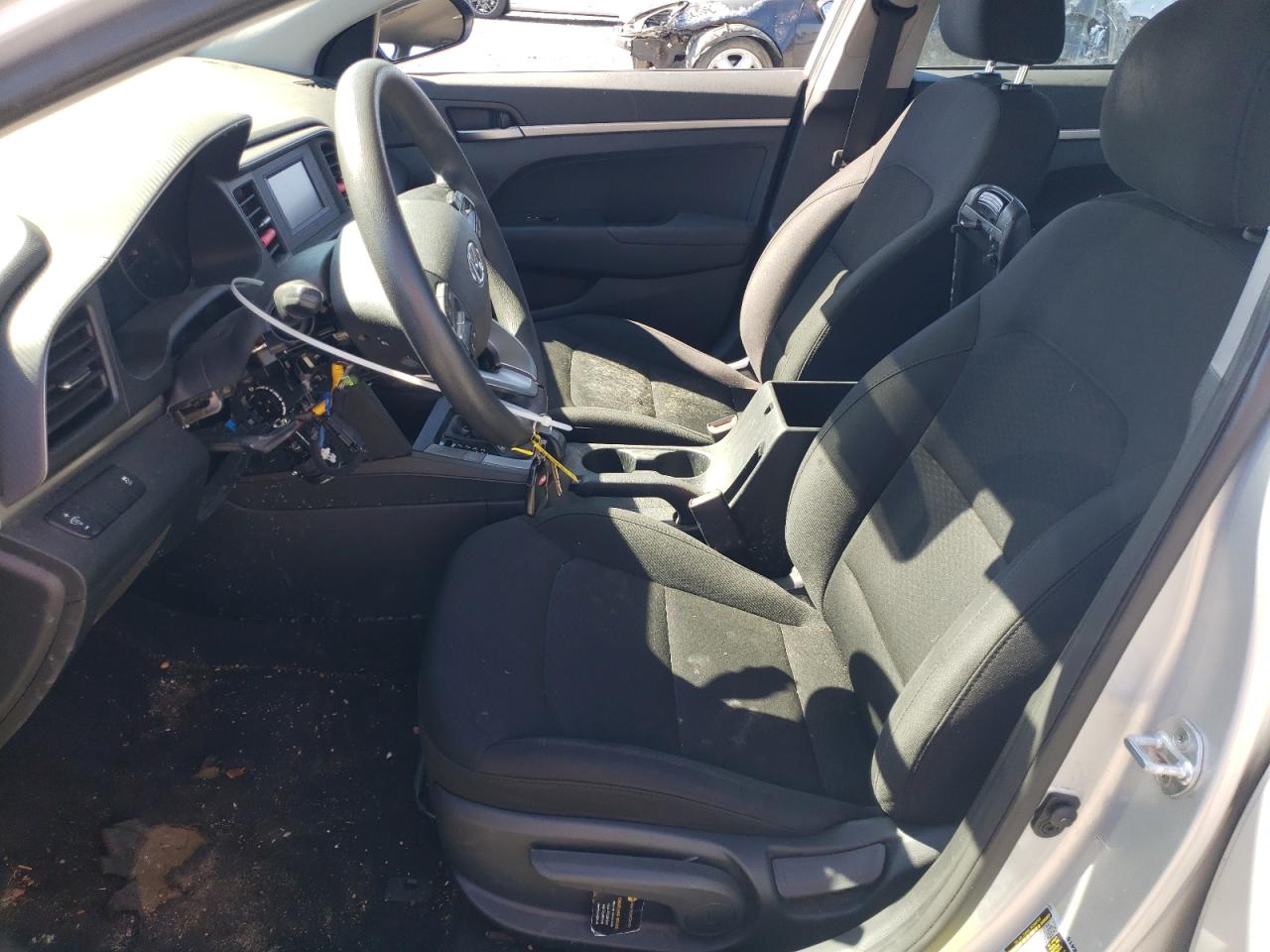 2019 Hyundai Elantra Se VIN: 5NPD74LF5KH418581 Lot: 82282475