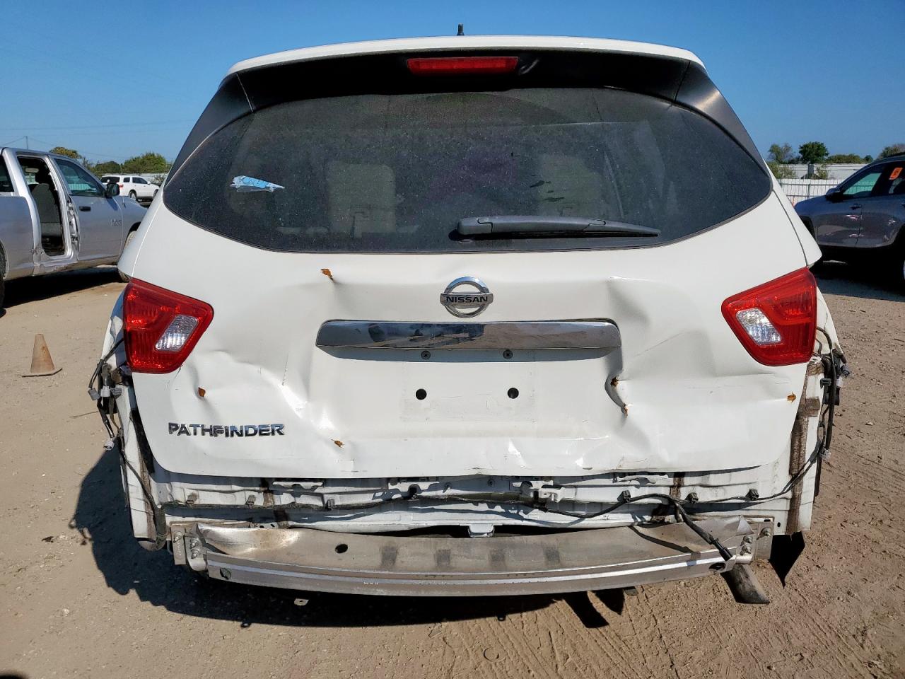 2017 Nissan Pathfinder S VIN: 5N1DR2MN4HC615679 Lot: 85283035