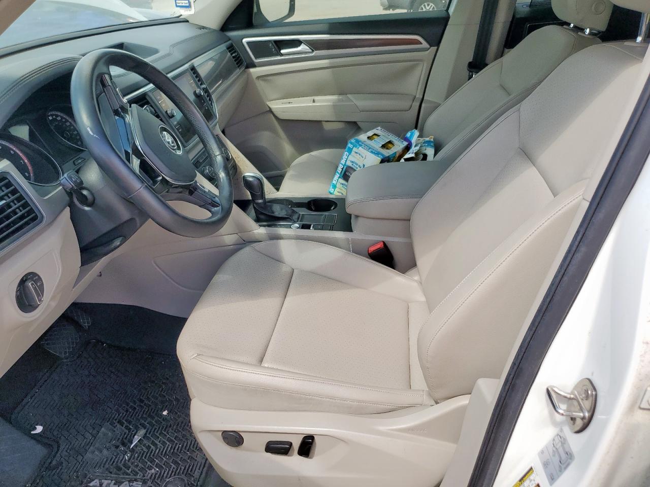 2018 Volkswagen Atlas Se VIN: 1V2DR2CA6JC521472 Lot: 81830205