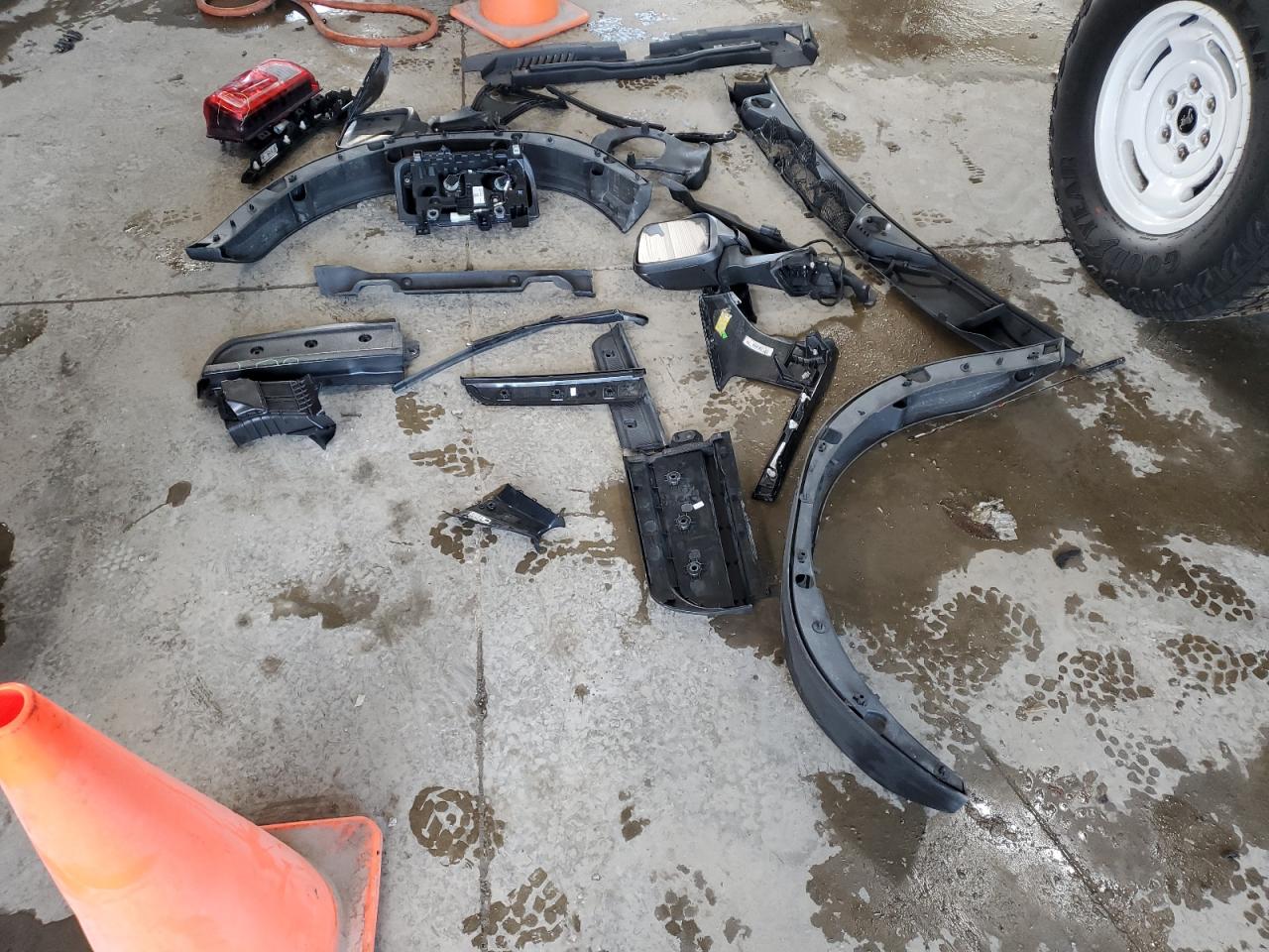 2025 Ford Bronco Heritage VIN: 1FMEE4DP0SLA51145 Lot: 84581275