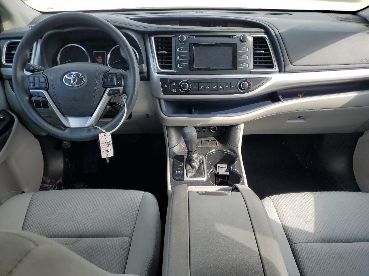 2019 Toyota Highlander Le VIN: 5TDZARFH5KS047904 Lot: 86114935