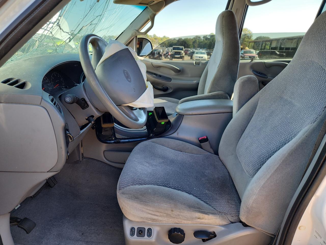 1998 Ford Expedition VIN: 1FMRU18W7WLB58199 Lot: 81983865