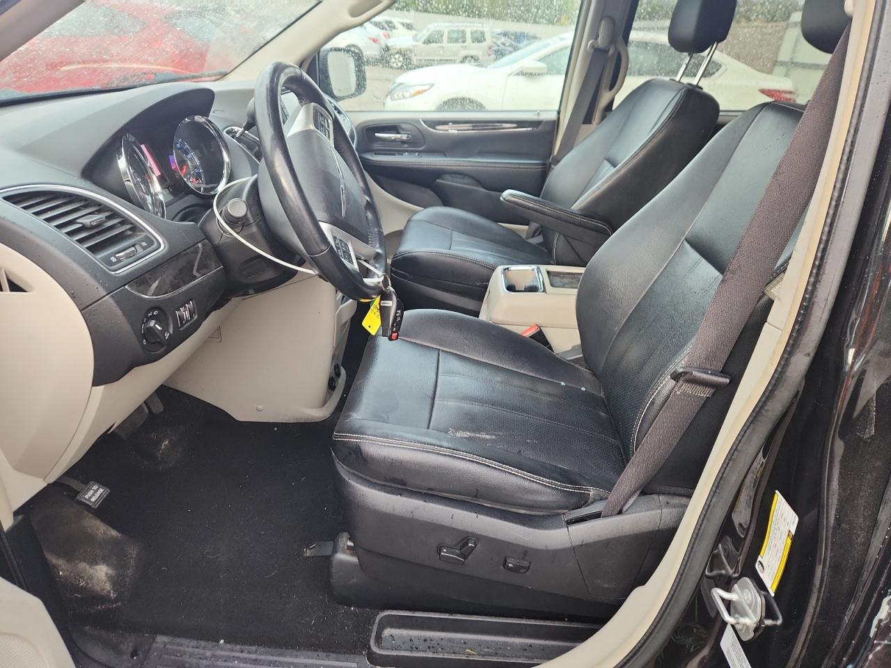 2015 Chrysler Town & Country Touring L VIN: 2C4RC1CG3FR697305 Lot: 85911705