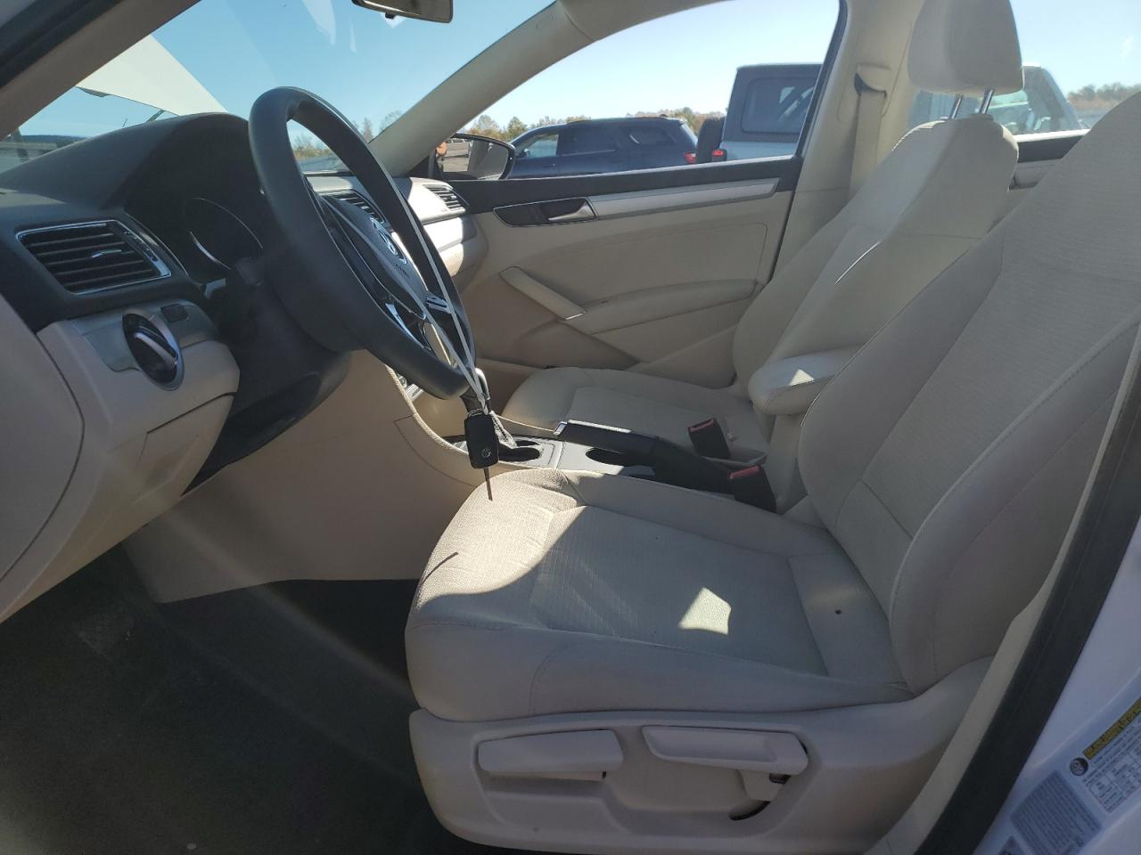 2017 Volkswagen Passat S VIN: 1VWAT7A34HC014438 Lot: 82577825