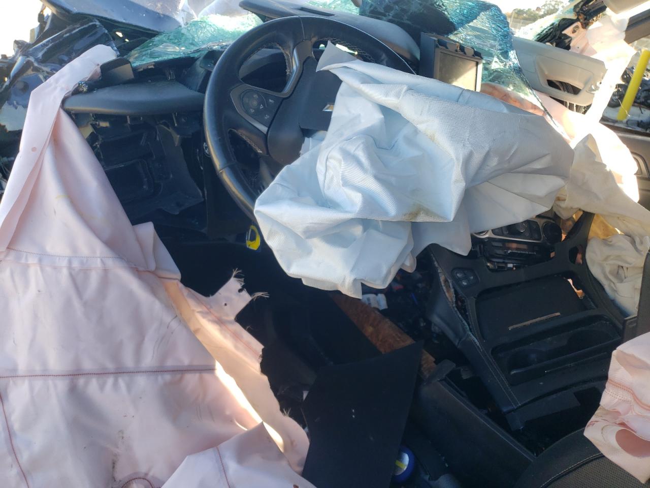 2018 Chevrolet Tahoe K1500 Premier VIN: 1GNSKCKC2JR219204 Lot: 87224695