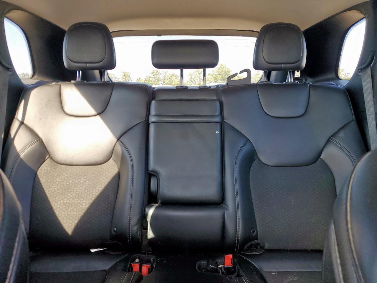 2019 Jeep Cherokee Latitude Plus VIN: 1C4PJLLB2KD357377 Lot: 85850365