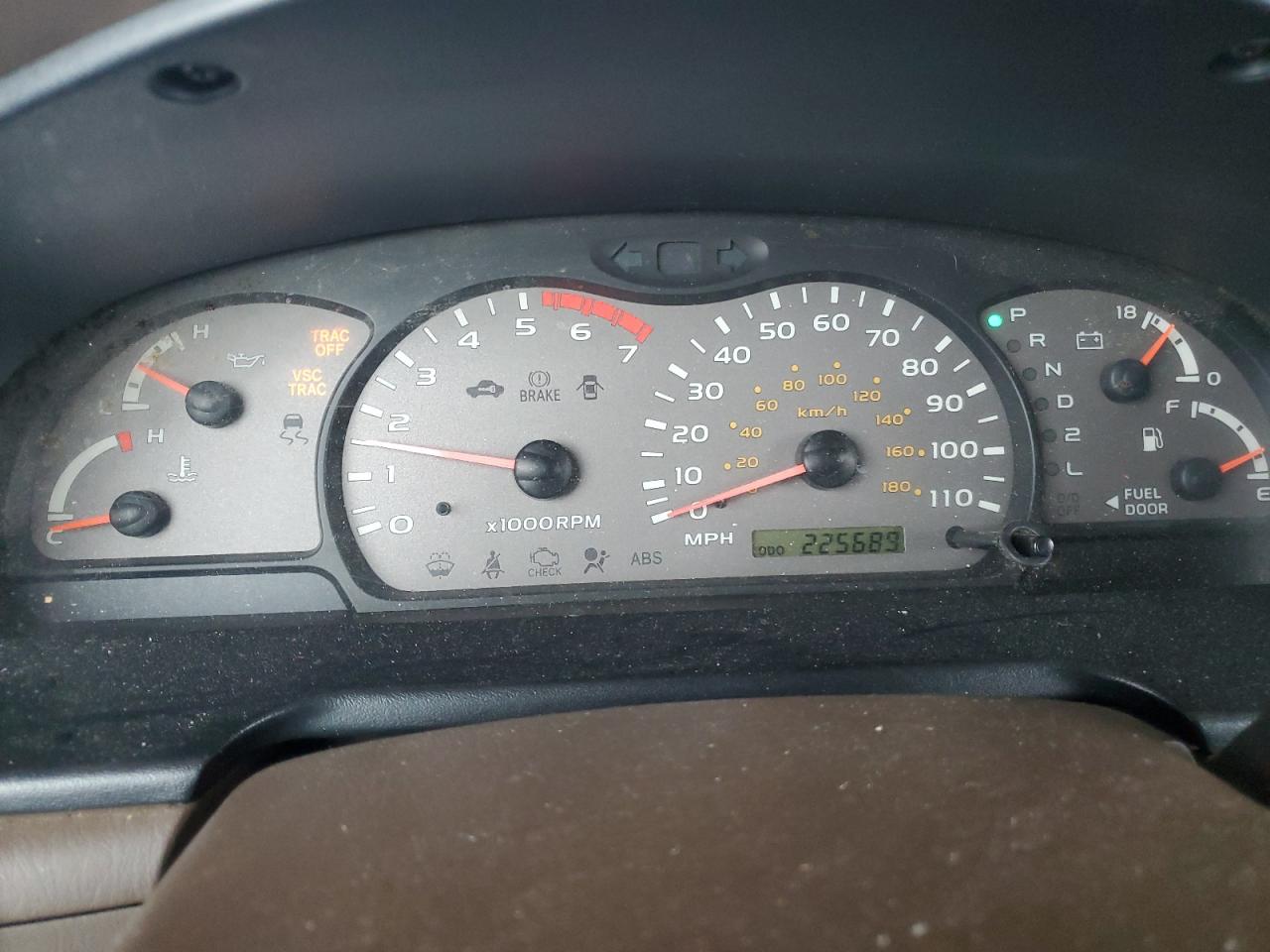 2002 Toyota Sequoia Sr5 VIN: 5TDZT34A82S078870 Lot: 89475815