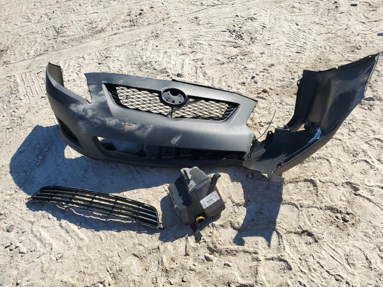 2010 Toyota Corolla Base VIN: 1NXBU4EE7AZ375155 Lot: 85369295