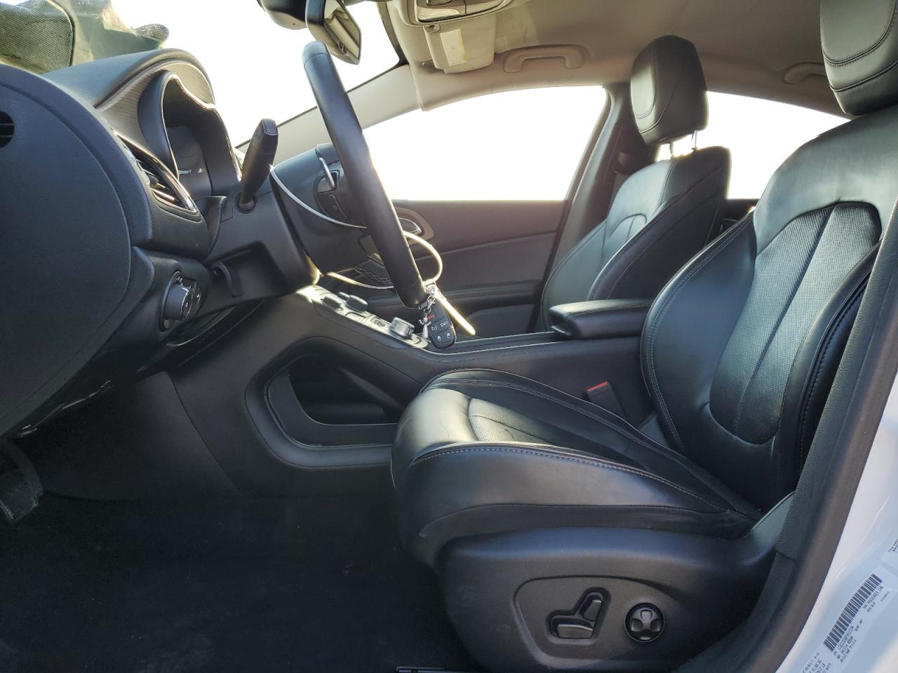 2015 Chrysler 200 C VIN: 1C3CCCEG6FN512194 Lot: 82231775