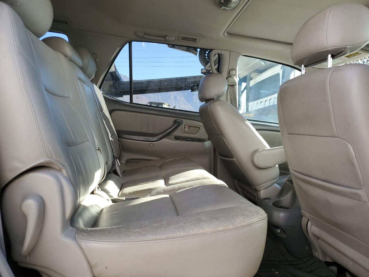 2001 Toyota Sequoia Limited VIN: 5TDBT48A11S027078 Lot: 90687635