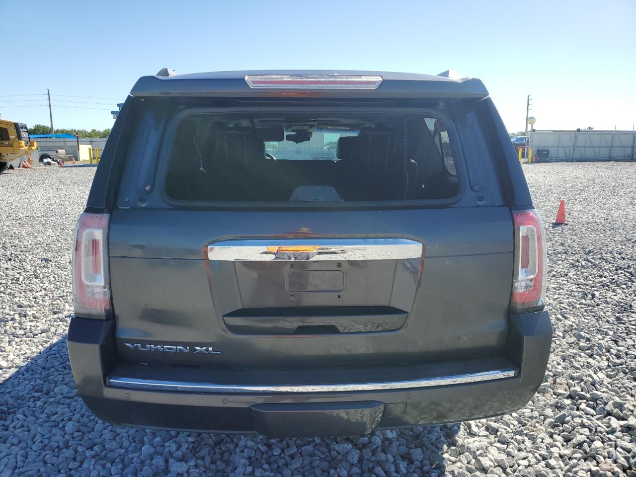 2018 GMC Yukon Xl Denali VIN: 1GKS2HKJXJR292863 Lot: 87046005