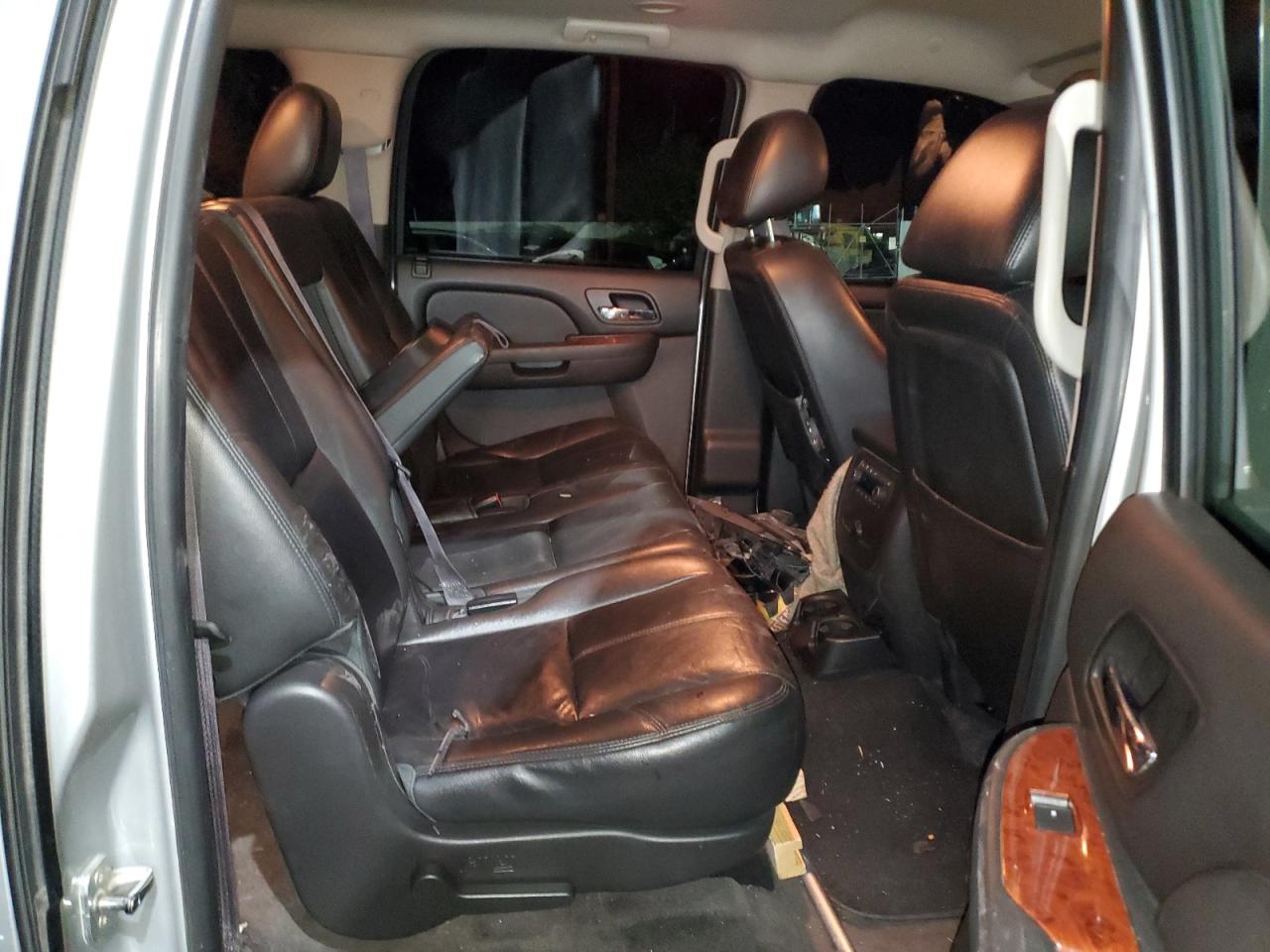 2012 GMC Yukon Xl C1500 Slt VIN: 170003 Lot: 86608795