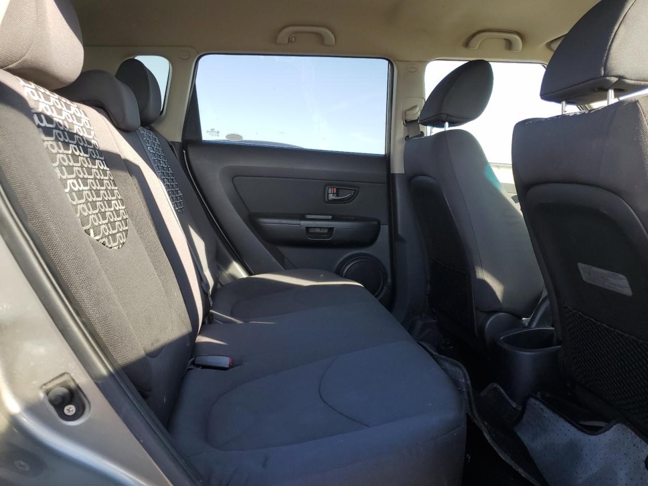 2011 Kia Soul + VIN: KNDJT2A25B7320481 Lot: 82212845