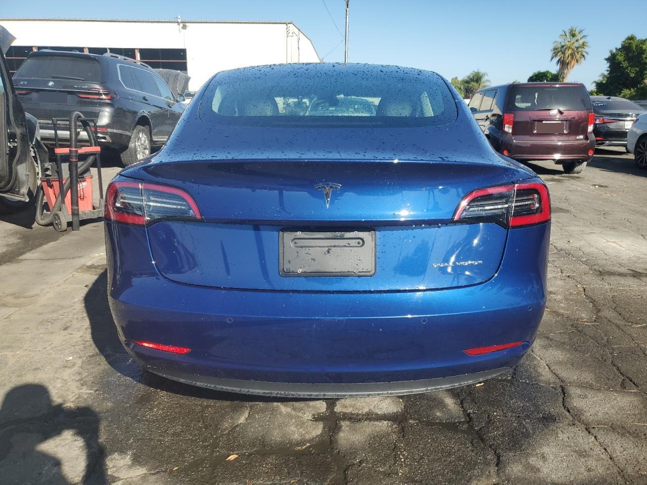 2022 Tesla Model 3 VIN: 5YJ3E1EB8NF305169 Lot: 85837455