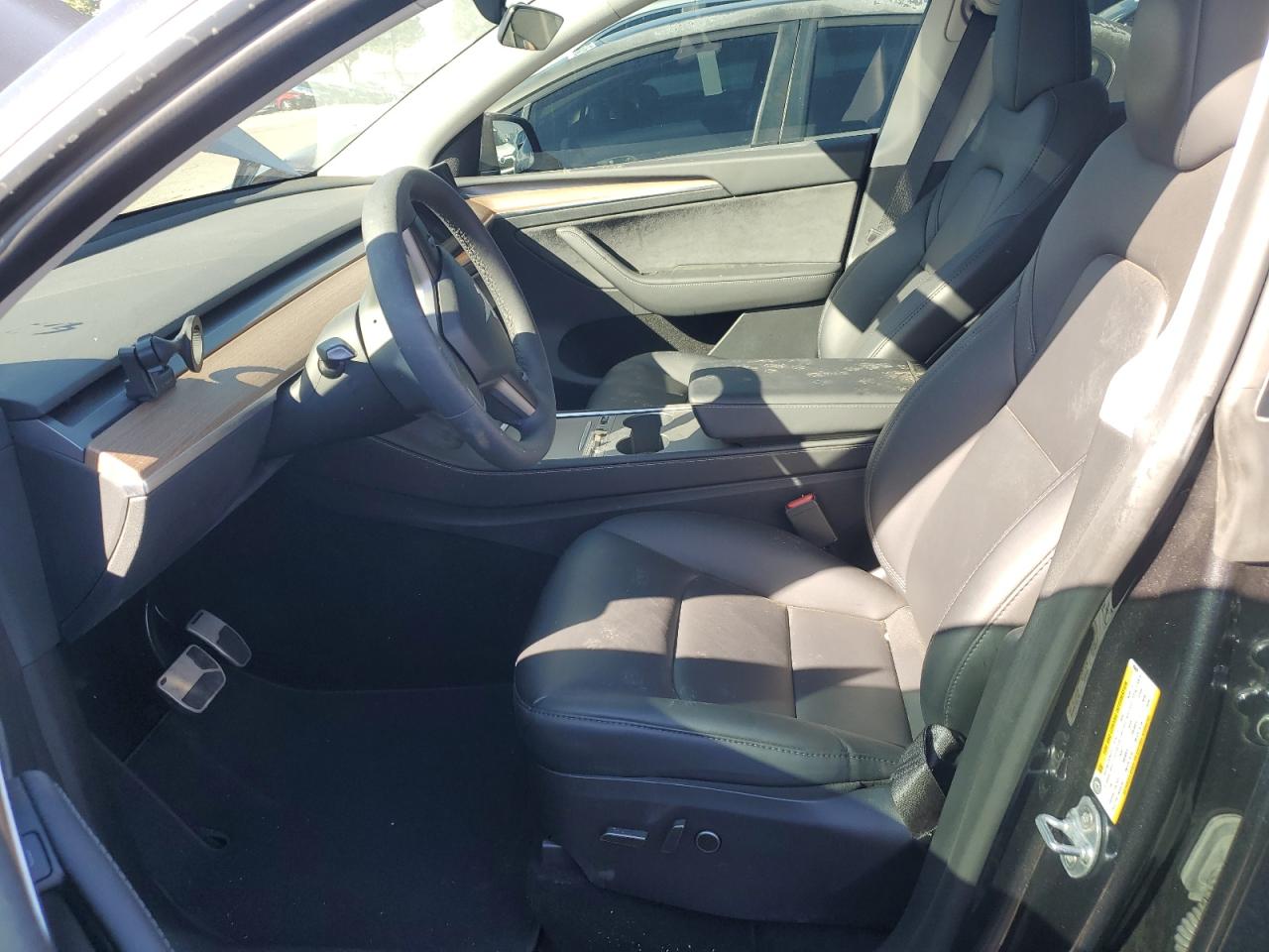 2024 Tesla Model Y VIN: 7SAYGDED7RF106609 Lot: 82500405