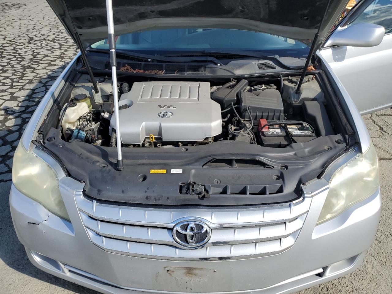 2005 Toyota Avalon Xl VIN: 4T1BK36B45U018140 Lot: 82533995