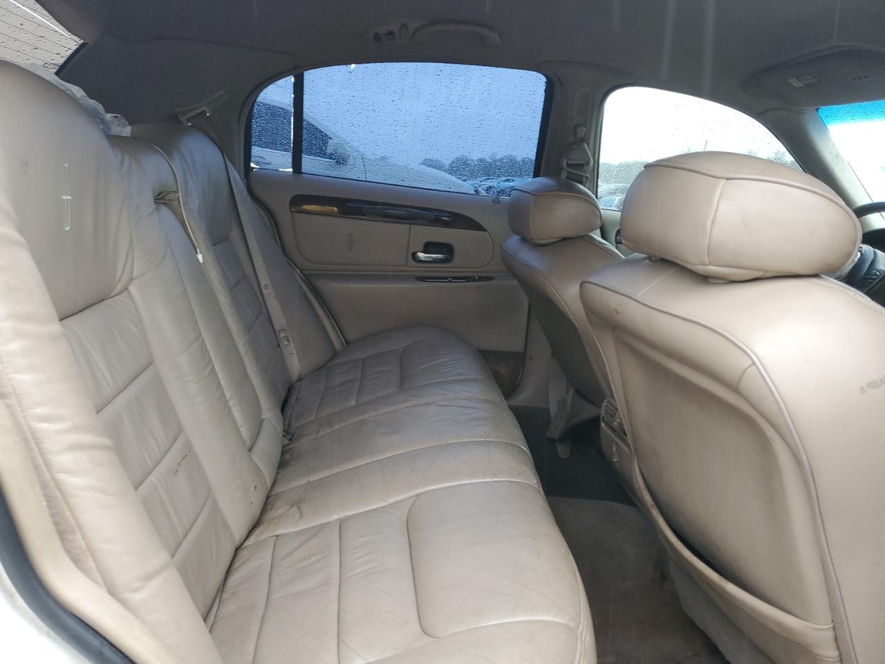 1999 Lincoln Town Car Signature VIN: 1LNHM82W2XY636529 Lot: 90594925