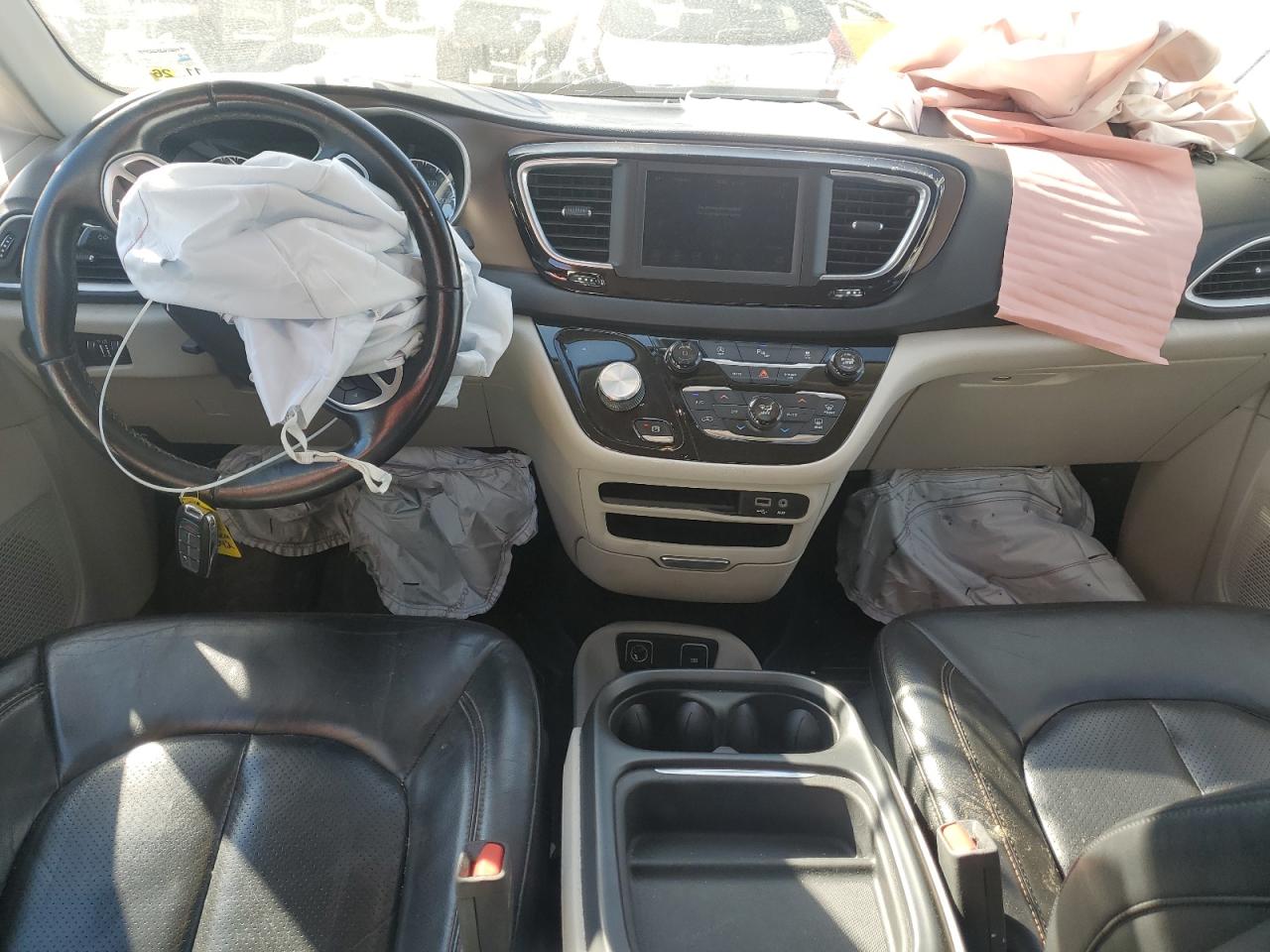 2018 Chrysler Pacifica Touring L VIN: 2C4RC1BG3JR120042 Lot: 82765125