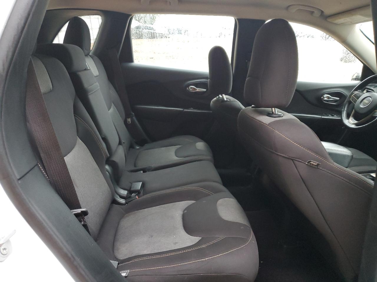 2017 Jeep Cherokee Sport VIN: 1C4PJMABXHW562354 Lot: 82668485