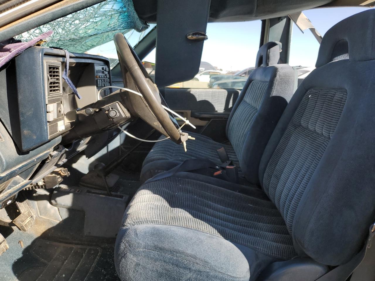 1994 Chevrolet Gmt-400 K2500 VIN: 1GCGK24F5RE190686 Lot: 81619585