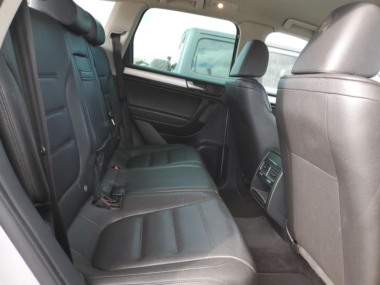 2014 Volkswagen Touareg V6 VIN: WVGEF9BPXED005432 Lot: 87380495