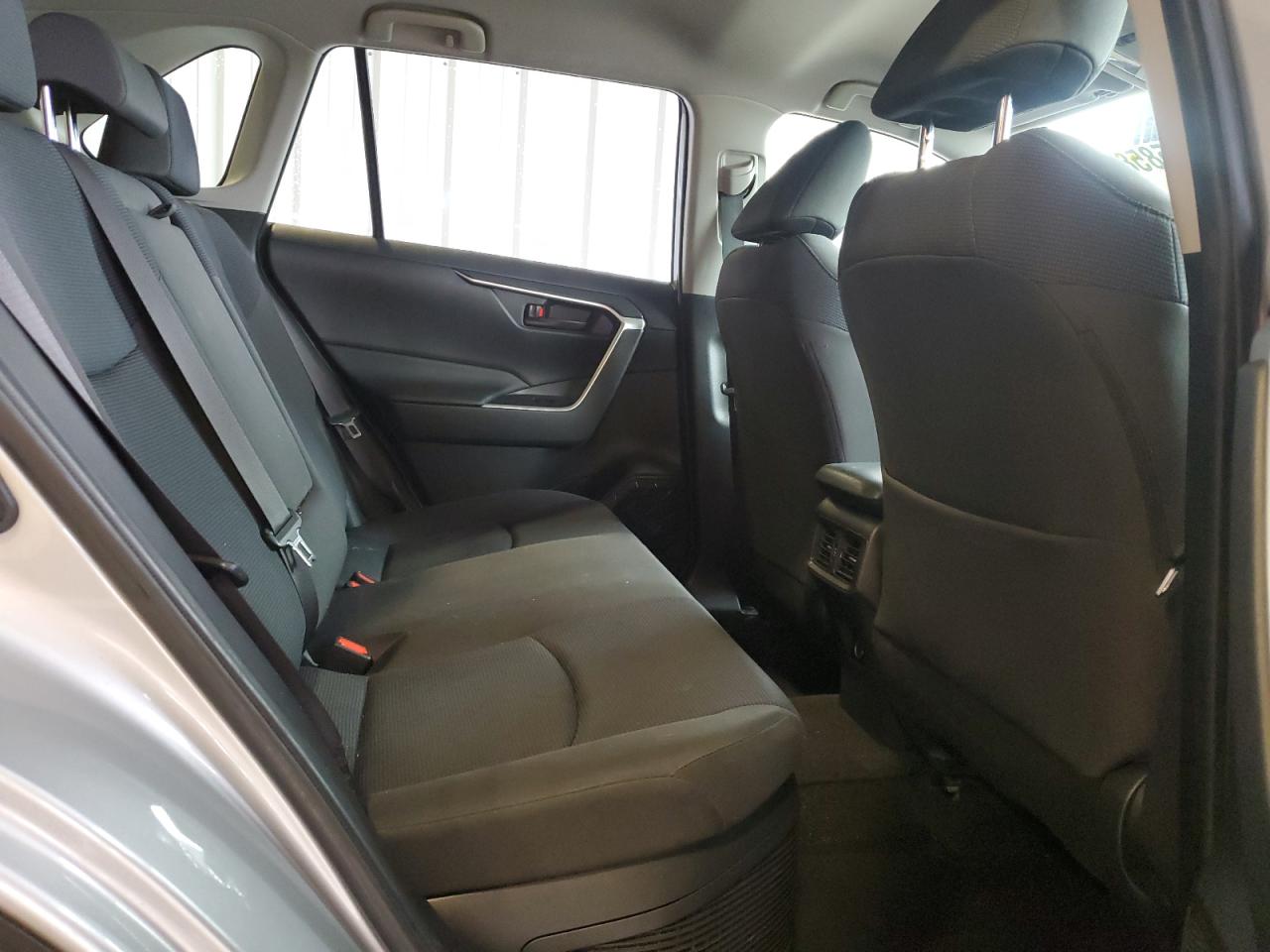 2019 Toyota Rav4 Le VIN: JTMMWRFV3KD503539 Lot: 85858075