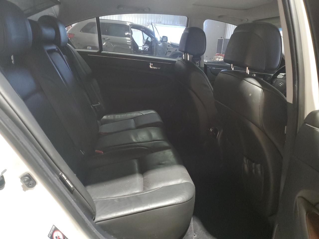 2009 Hyundai Genesis 3.8L VIN: KMHGC46E29U037097 Lot: 90248125