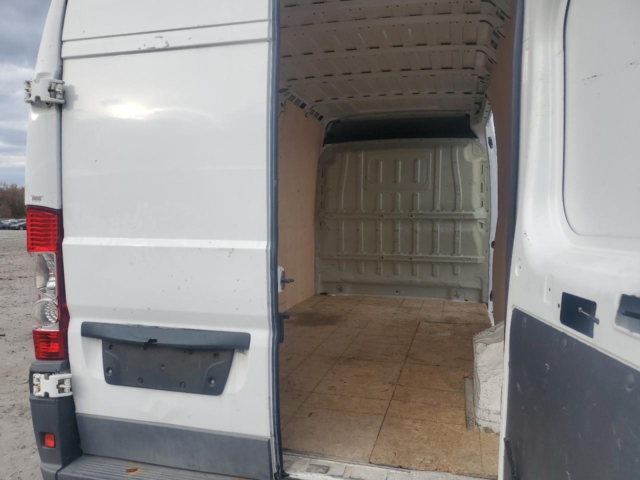 2015 Ram Promaster 2500 Delivery Van VIN: 3C6TRVDD3FE500271 Lot: 90292435