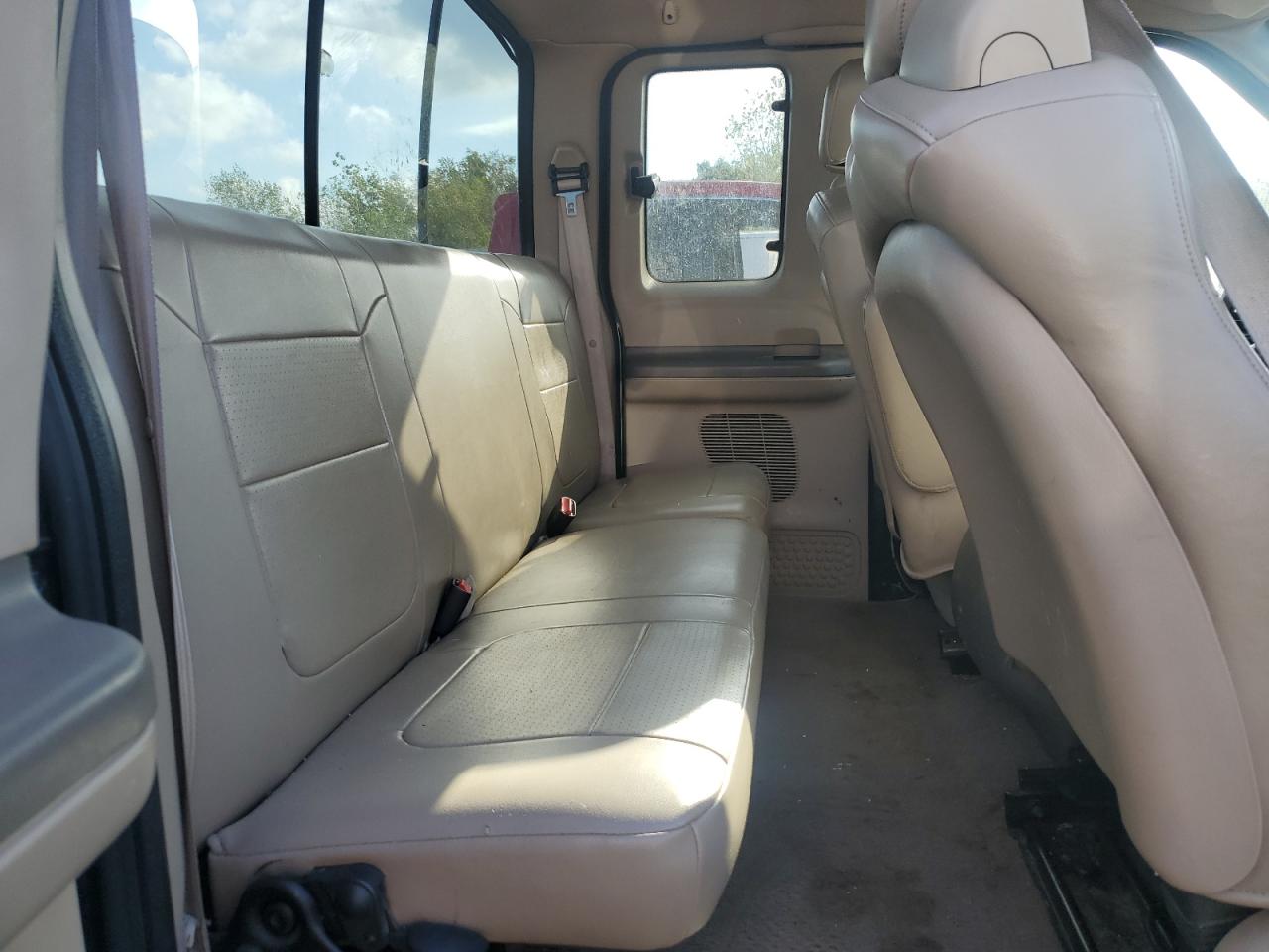 2001 Ford F250 Super Duty VIN: 1FTNX21SX1EB08417 Lot: 85483245