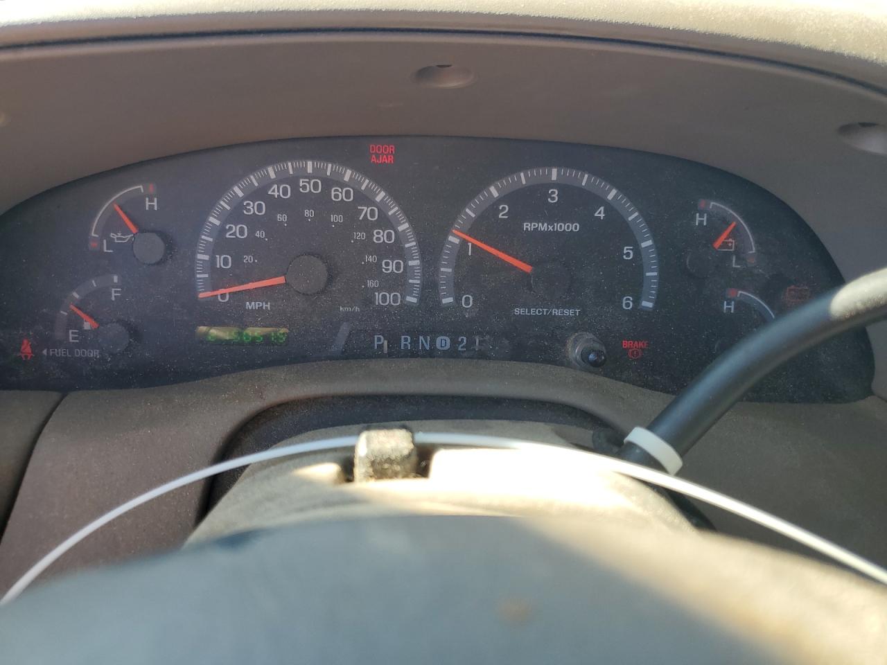 2002 Ford F150 VIN: 1FTRX17W52KE00985 Lot: 90618475