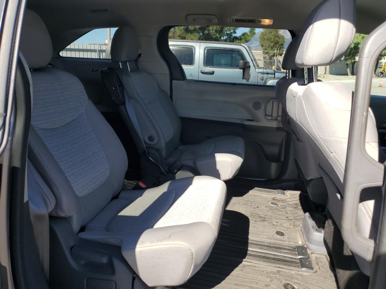 2021 Toyota Sienna Le VIN: 5TDKRKEC3MS021294 Lot: 90145995