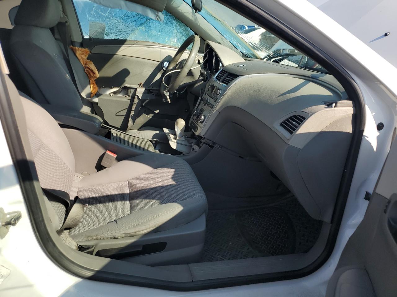 2010 Chevrolet Malibu Ls VIN: 1G1ZA5EB6A4101719 Lot: 82075885