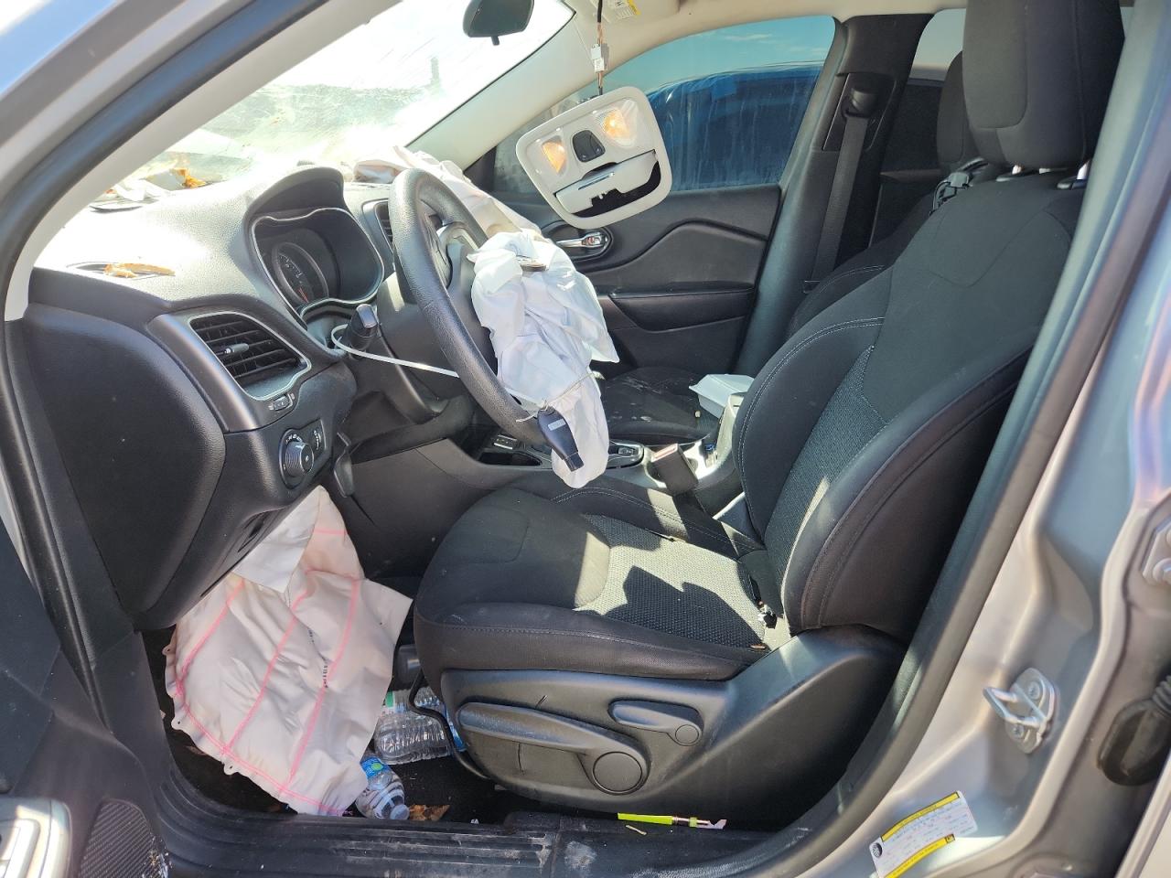 2019 Jeep Cherokee Latitude VIN: 1C4PJLCB2KD312441 Lot: 87074975