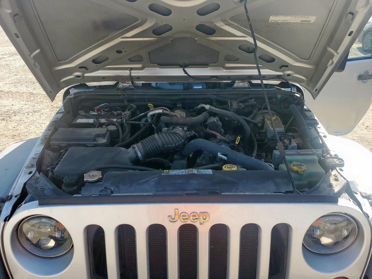 2011 Jeep Wrangler Unlimited Sport VIN: 1J4BA3H10BL567017 Lot: 82216795