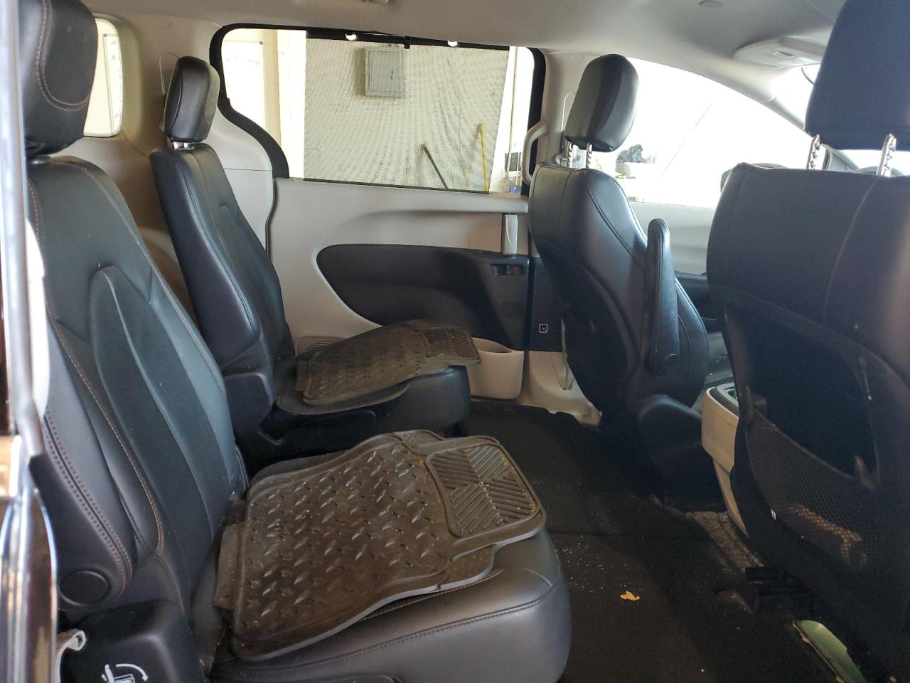 2017 Chrysler Pacifica Touring L VIN: 2C4RC1BG5HR743656 Lot: 82195845