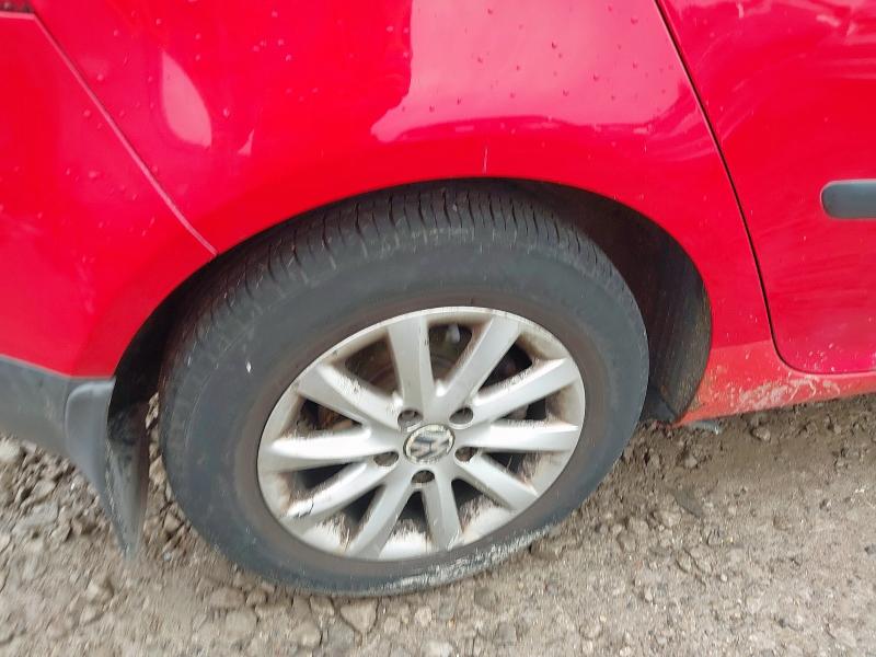2004 VOLKSWAGEN GOLF S SDI 