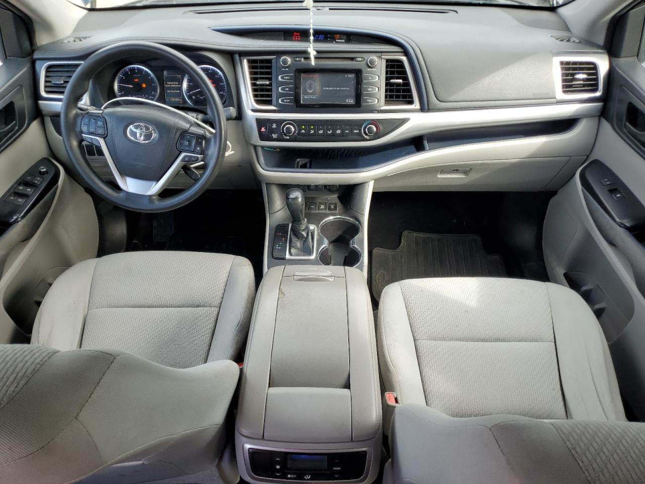 2018 Toyota Highlander Le VIN: 5TDBZRFH7JS809915 Lot: 86496815