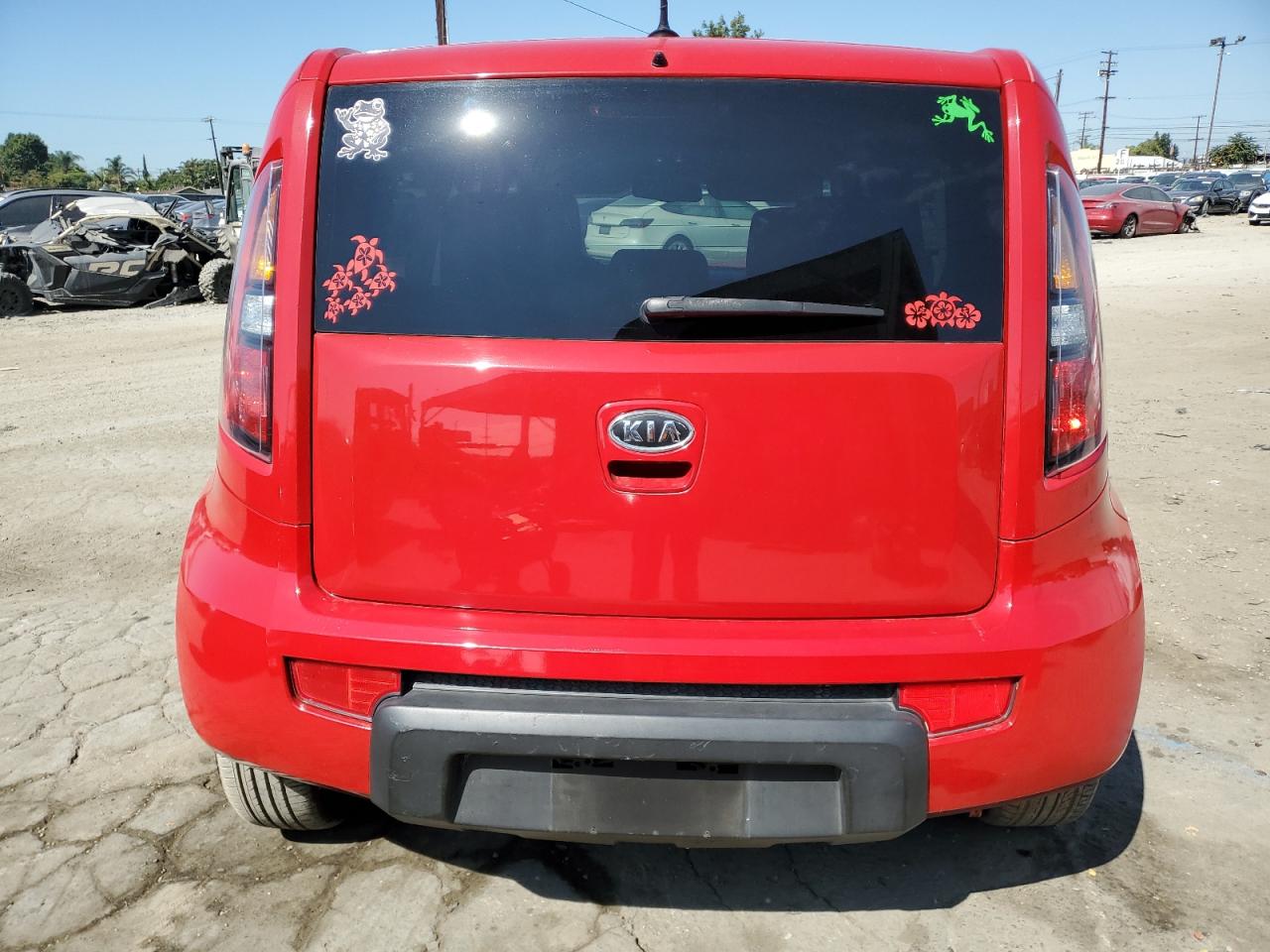 2011 Kia Soul + VIN: KNDJT2A28B7332642 Lot: 86189485
