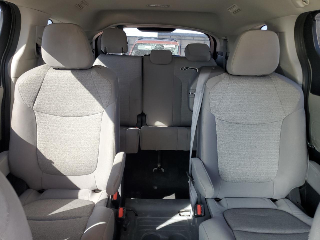 2021 Toyota Sienna Le VIN: 5TDKRKEC7MS037918 Lot: 86122035