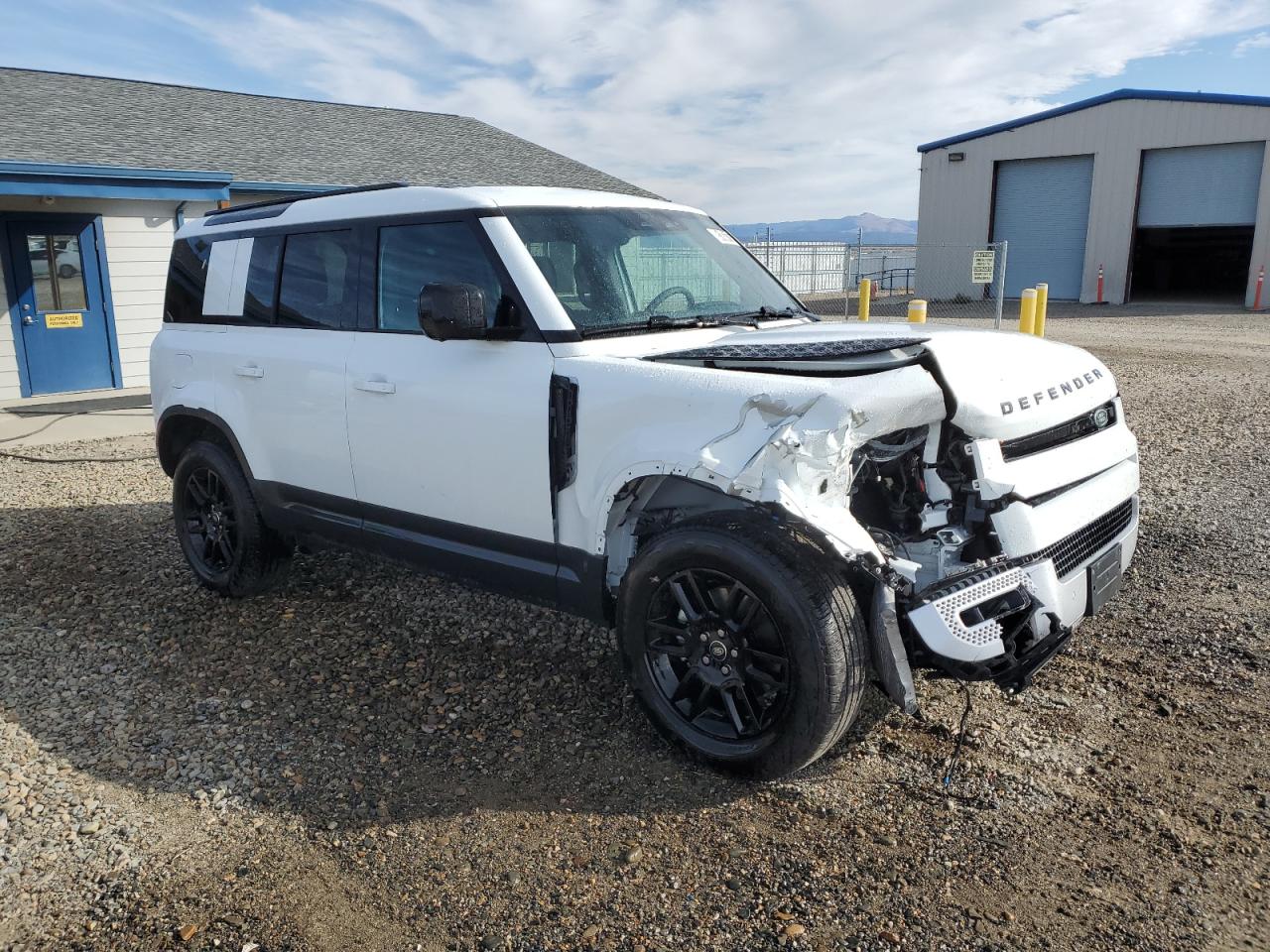 LAND ROVER DEFENDER 2025 SALEJ7EX0S2398165 Photo 4