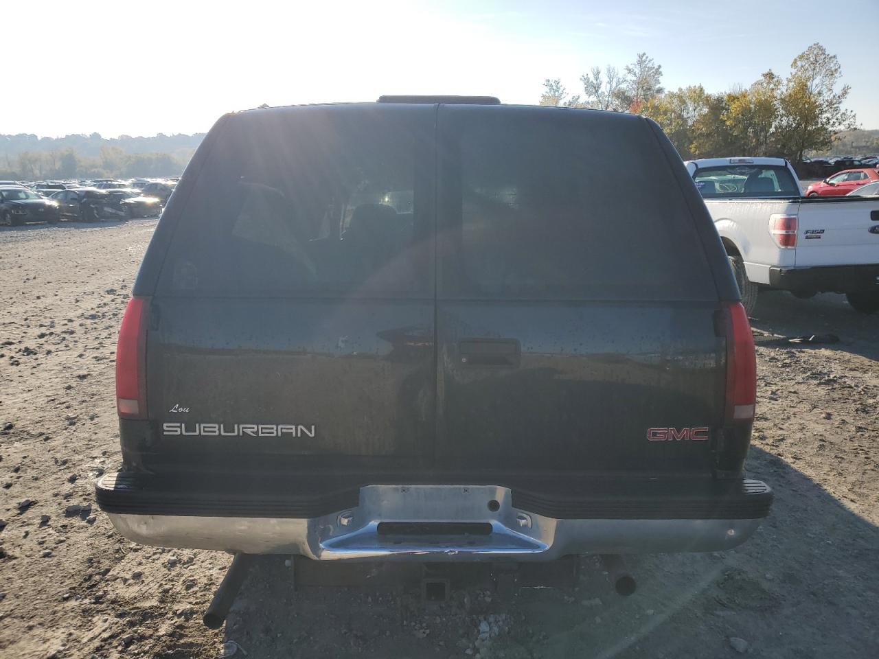 1999 GMC Suburban K2500 VIN: 3GKGK26J9XG527906 Lot: 90121165