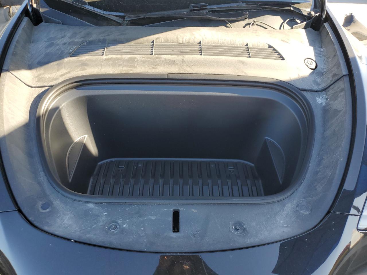 2023 Tesla Model Y VIN: 7SAYGDEF0PF947671 Lot: 86972785