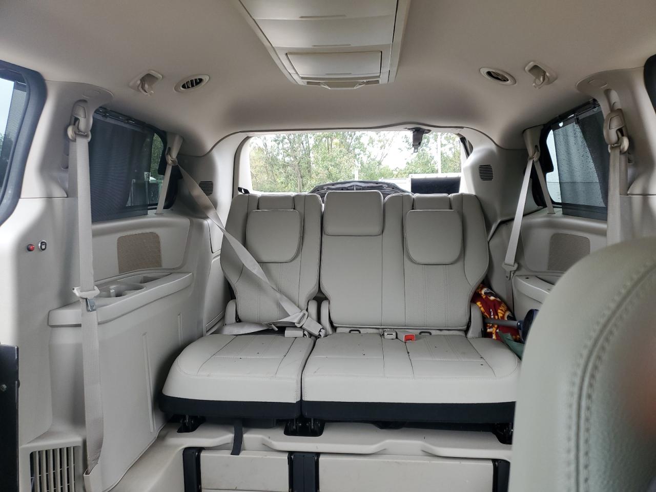 2016 Chrysler Town & Country Touring L VIN: 2C4RC1CG1GR303446 Lot: 86295885