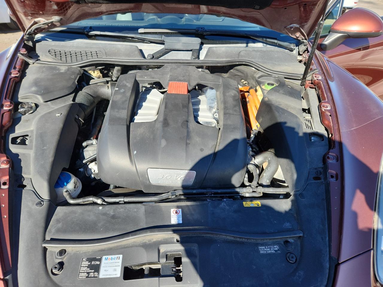 2012 Porsche Cayenne S Hybrid VIN: WP1AE2A28CLA92137 Lot: 82252775